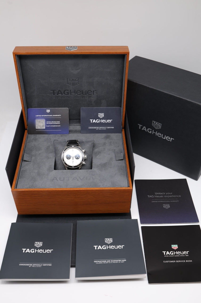 TAG Heuer Autavia 42mm Automatik Herrenuhr CBE511B.FC8279 - Papiere und oder Lieferumfang