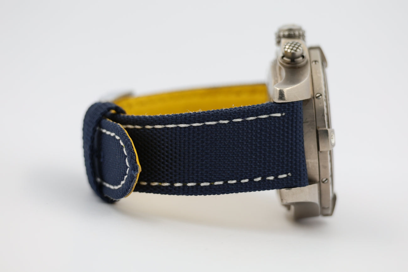 Breitling Avenger Chronograph Titan Automatik E13383 - Detailansicht 4