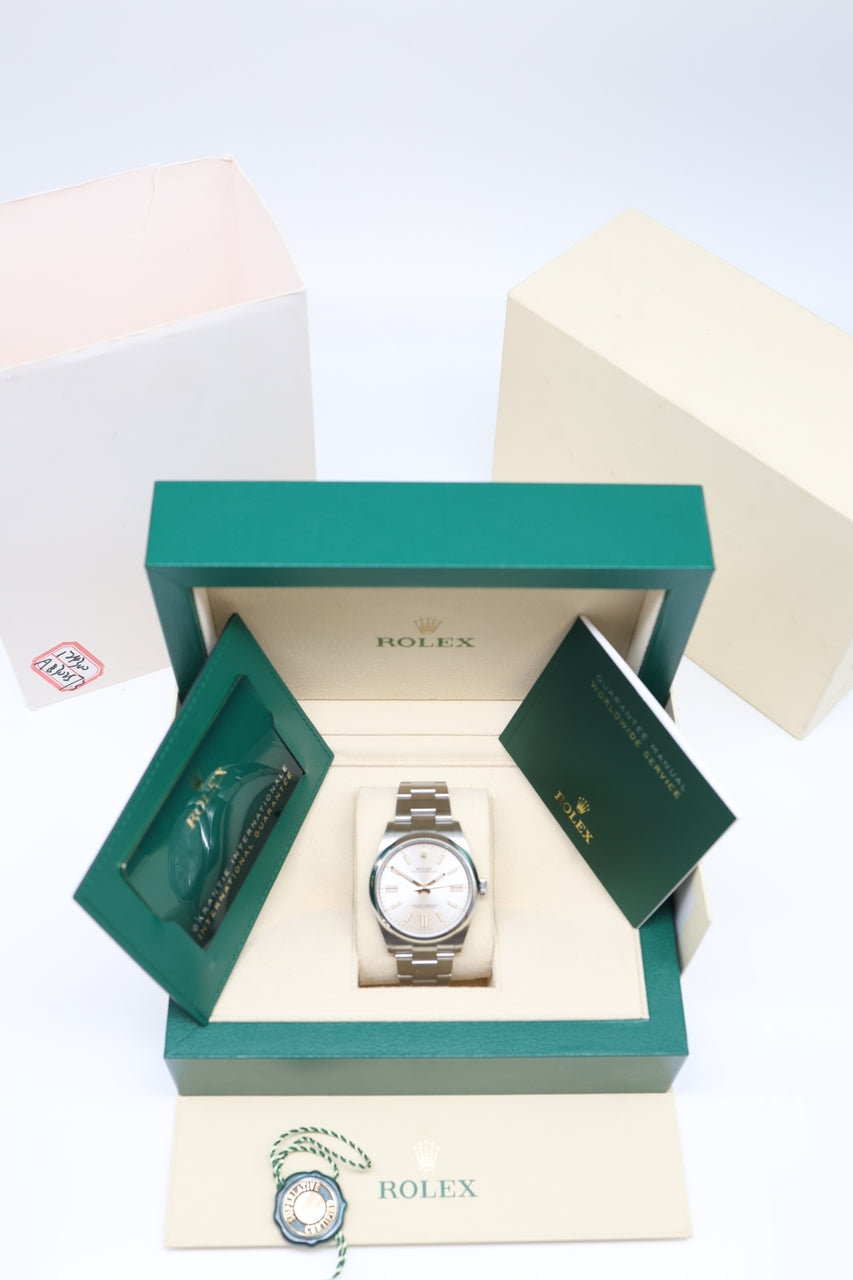 Rolex Oyster Perpetual 41mm Herrenuhr 124300 - Papiere und oder Lieferumfang
