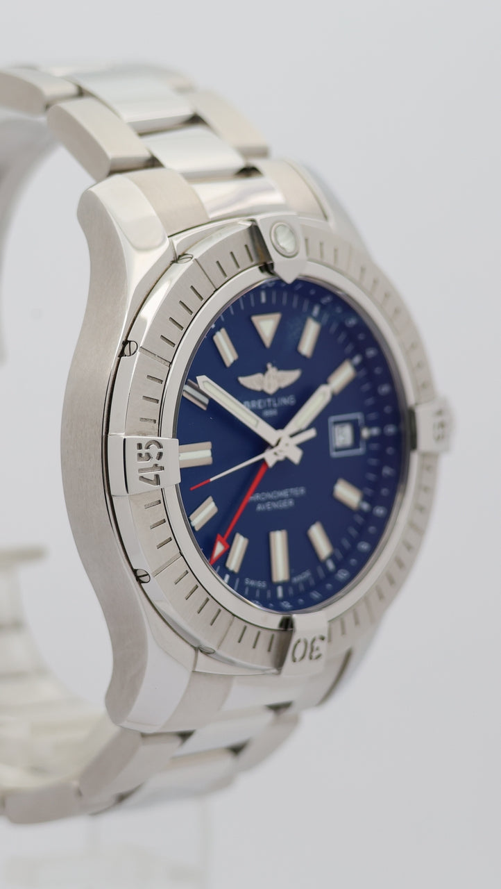 Breitling Avenger GMT Automatik 45mm A32395 - Detailansicht 8