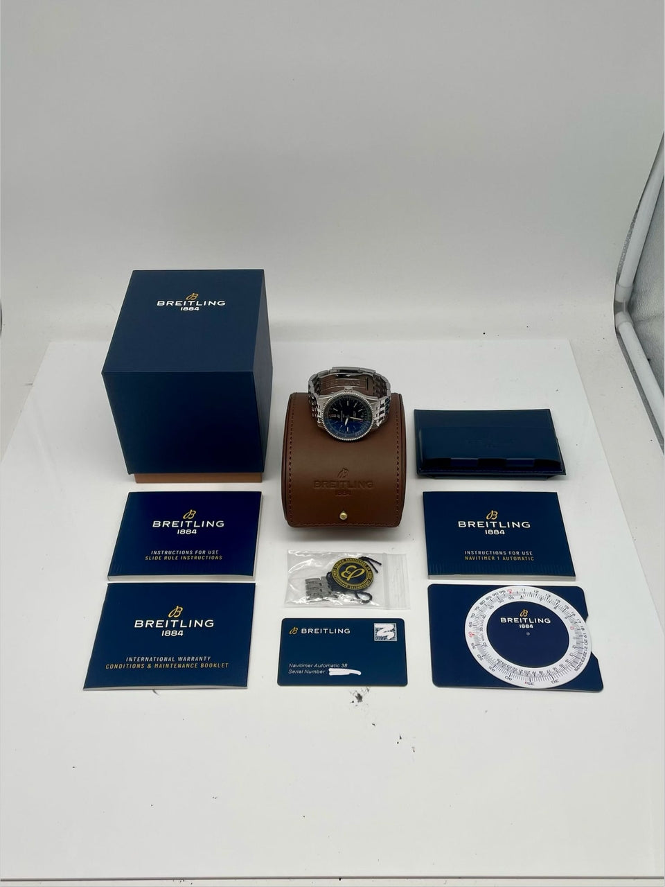 Breitling Navitimer 1 38mm Automatik A1732541B1A1 - Papiere und oder Lieferumfang