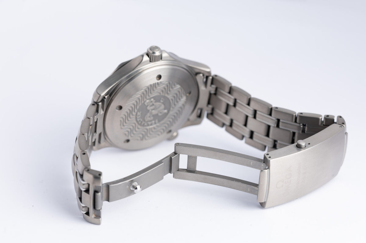 Omega Seamaster Diver 300 M 41mm Automatik Titan 22318000 - Detailansicht 8