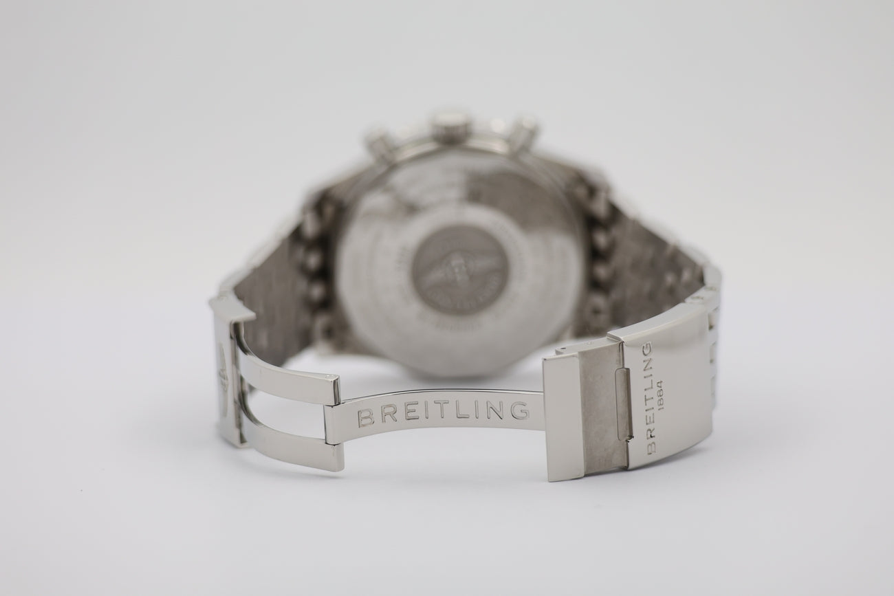 Breitling Navitimer World GMT 46mm Automatik Herrenuhr A24322 - Detail view 6