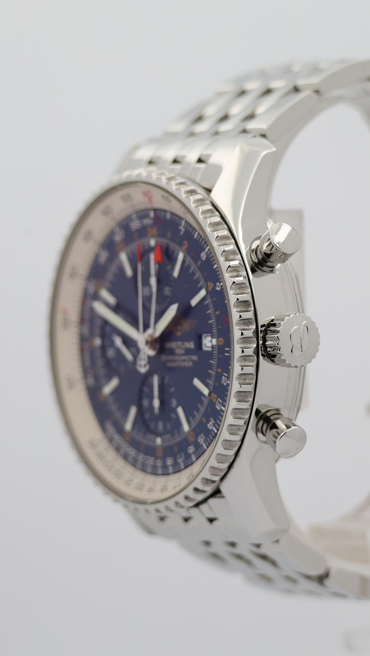 Breitling Navitimer World GMT 46mm Automatik Herrenuhr A24322 - Detail view 7
