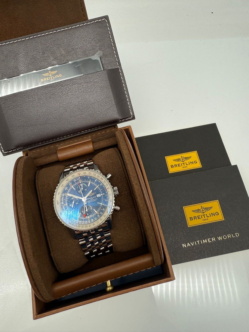 Breitling Navitimer World GMT 46mm Automatik Herrenuhr A24322 - Papers and documentation