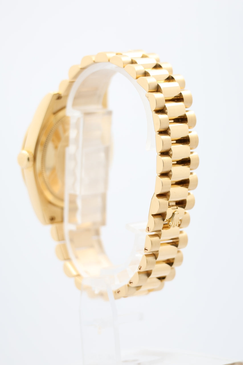Rolex Day-Date 36 President 18k Gelbgold "Diamond Dial" LC:100 118238 - Detailansicht 4