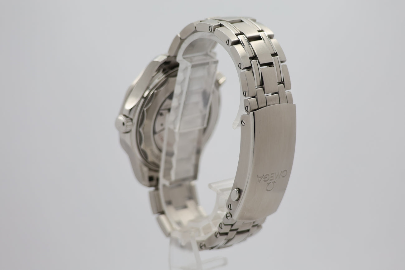 Omega Seamaster Diver 300 M Automatik Herrenuhr Stahl 42mm 21030422003001 - Detailansicht 2
