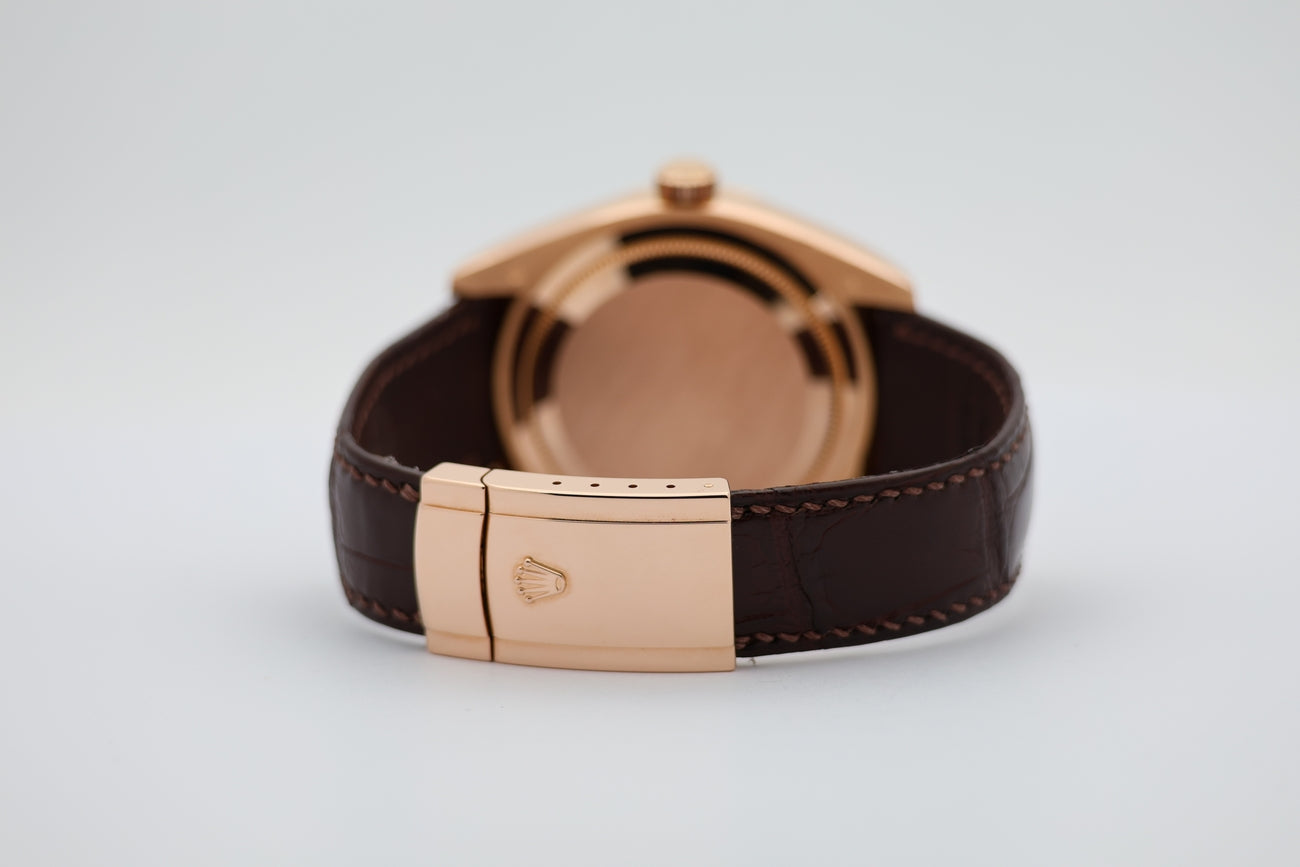 Rolex Sky-Dweller Rose Gold Chocolate Dial 42mm 326135 - Detailansicht 5