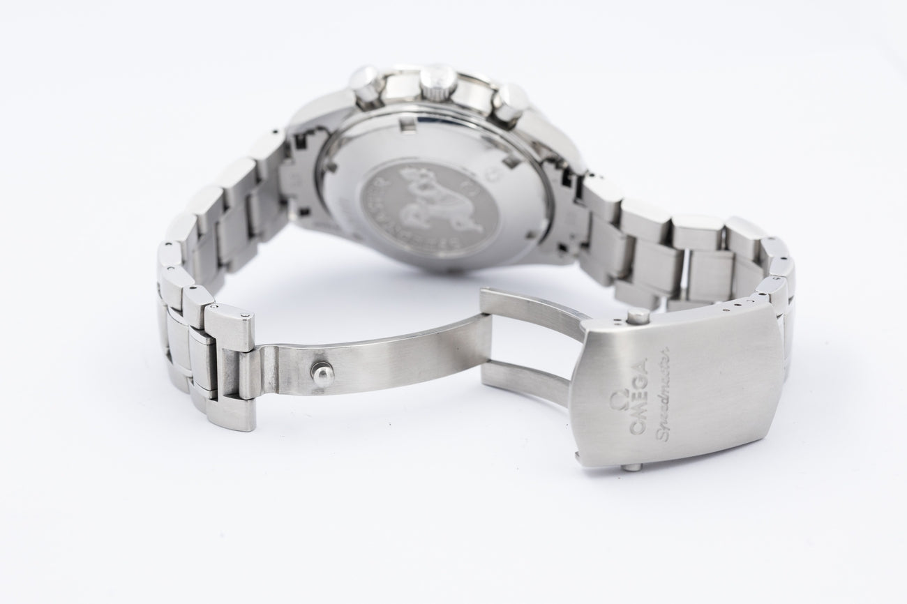 Omega Speedmaster Date ,,Panda" 40mm 32113100 - Detailansicht 8
