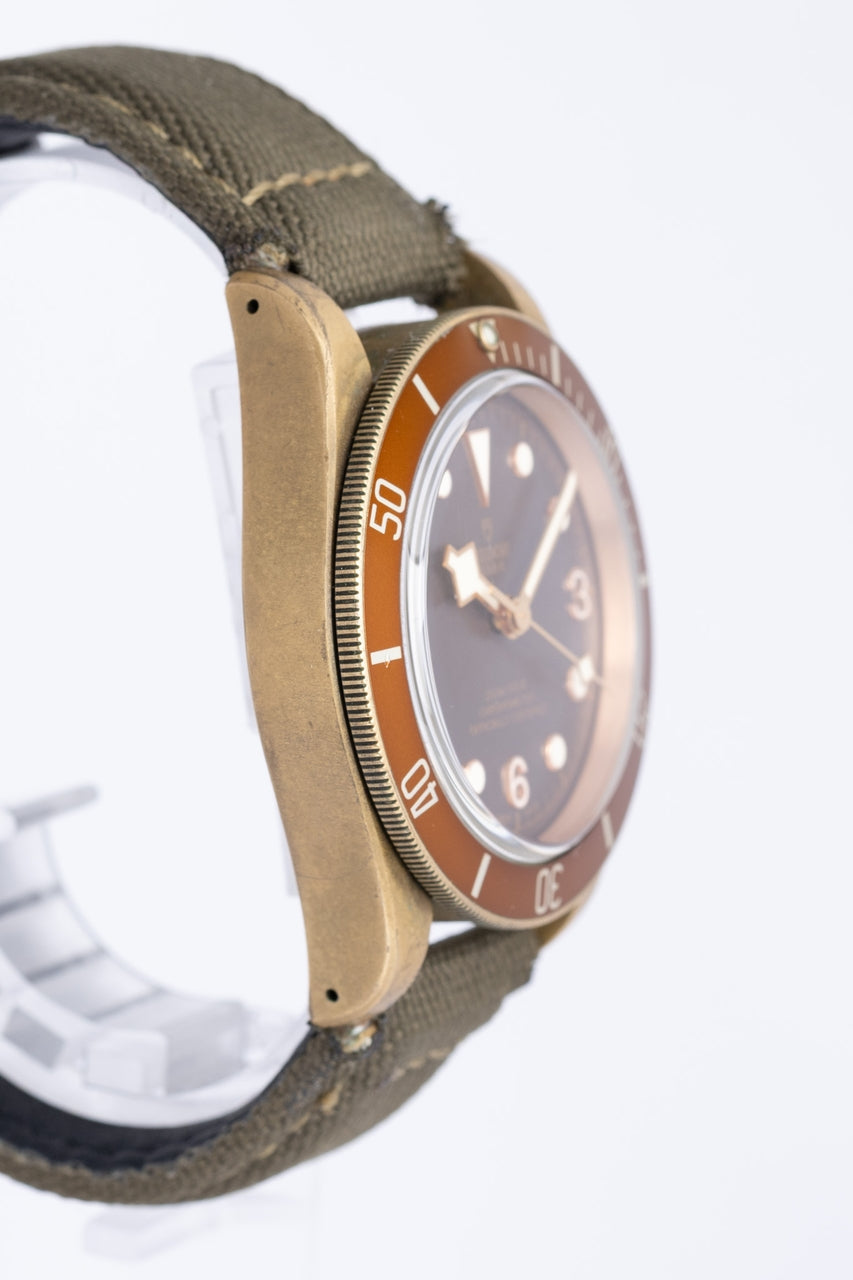 Tudor Black Bay Bronze Heritage 43mm 79250BM - Detailansicht 1