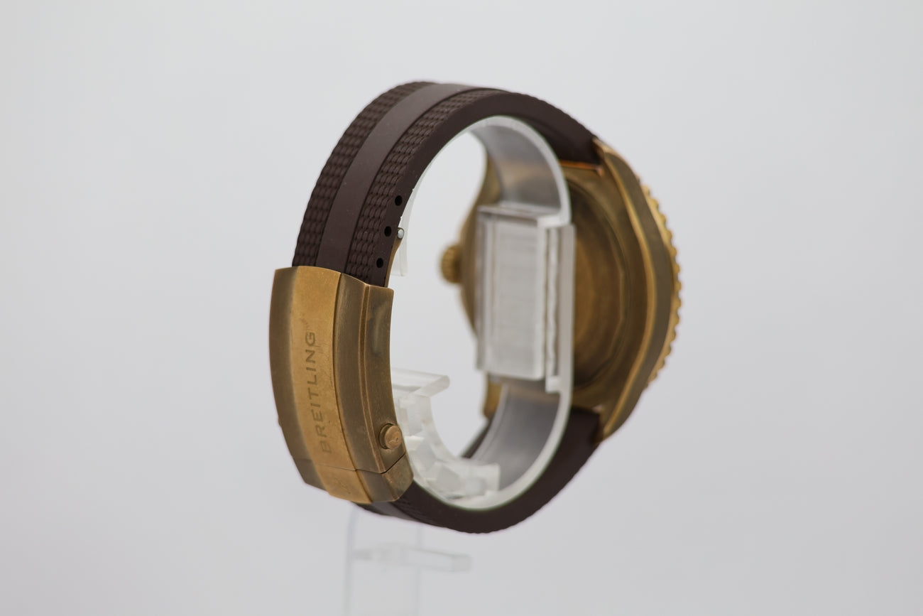 Breitling Superocean 44mm Automatik N17376 - Detailansicht 1