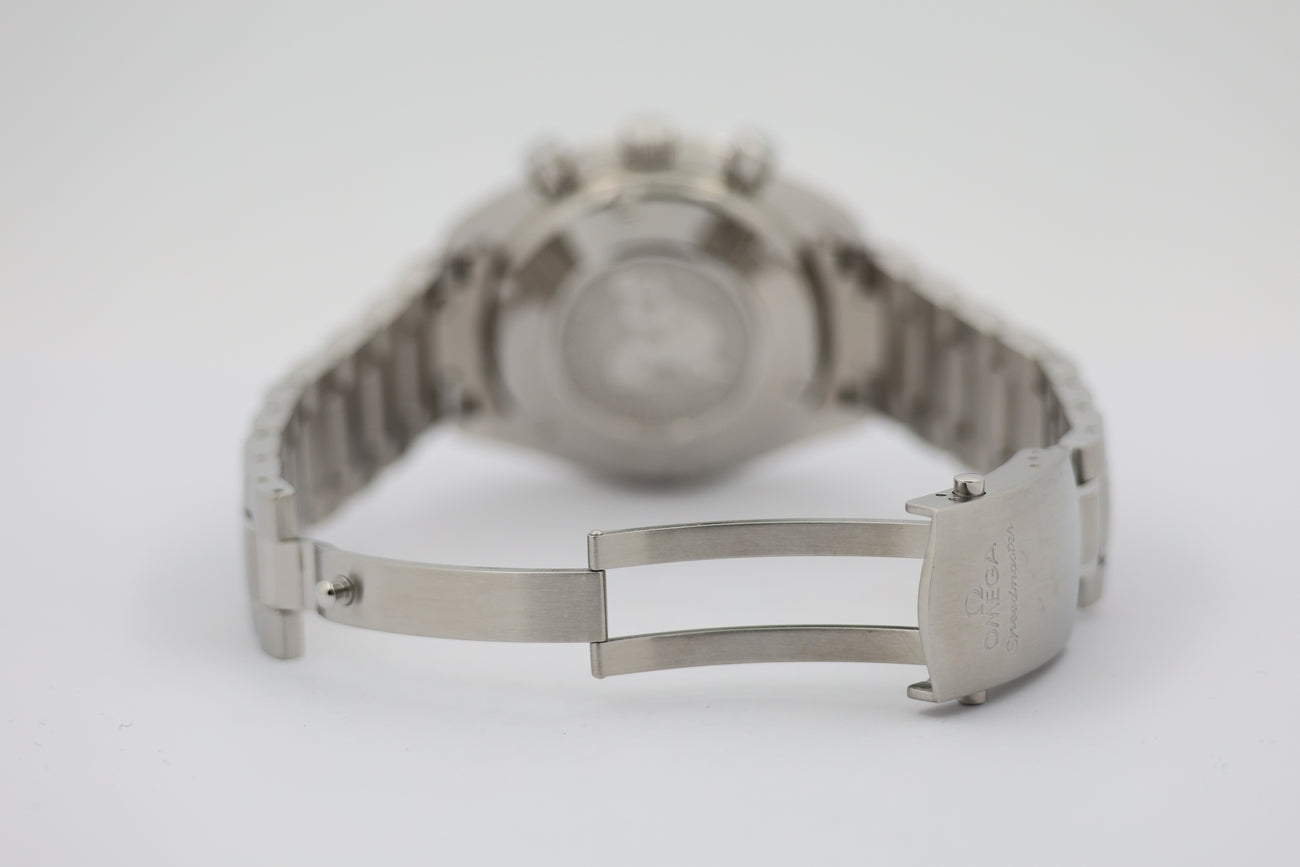 Omega Speedmaster Date 40mm Automatik Herrenuhr 32105100 - Detailansicht 6