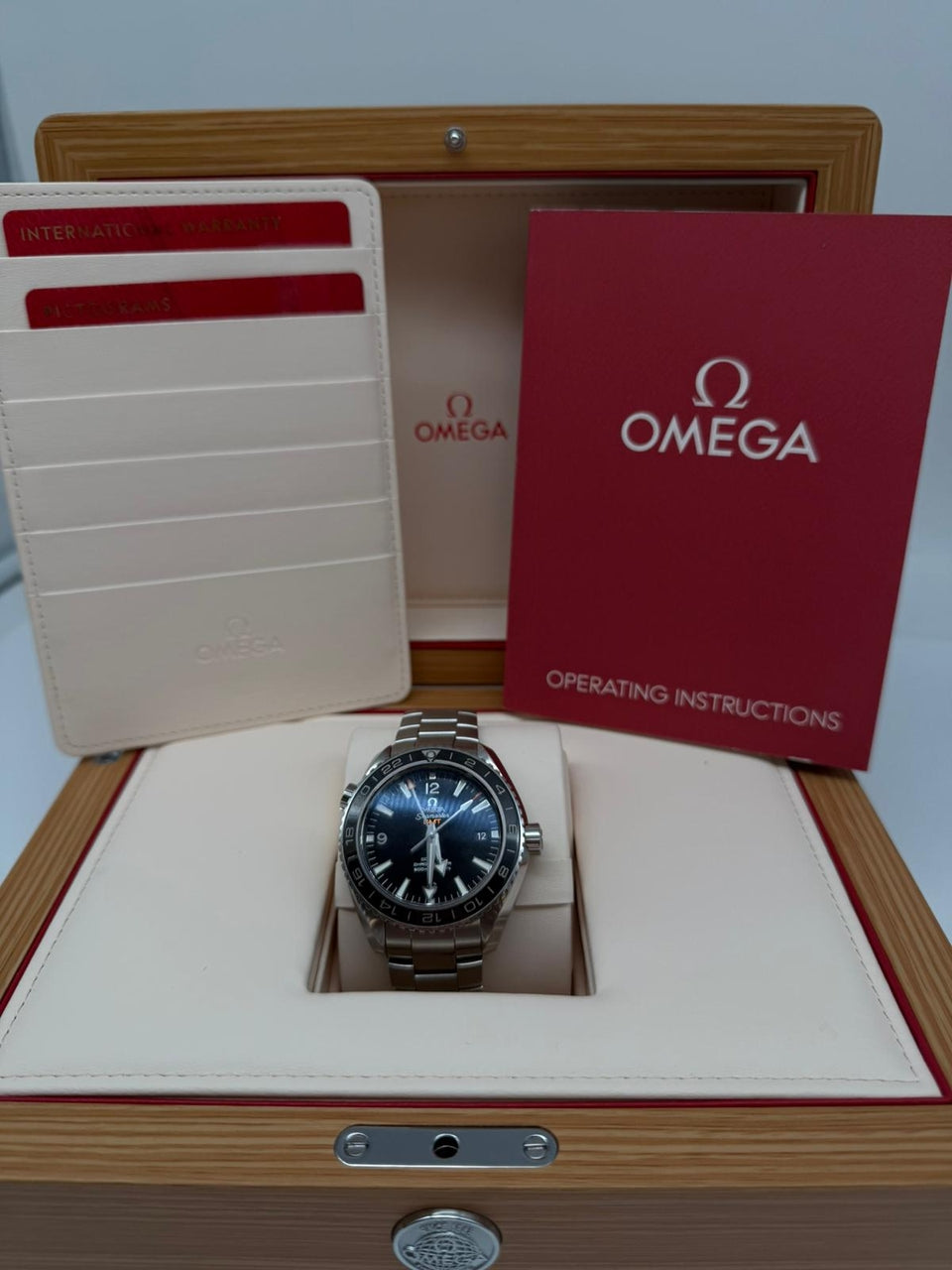 Omega Seamaster Planet Ocean GMT 43,5mm Automatik Herrenuhr 23230442201001 - Papers and documentation