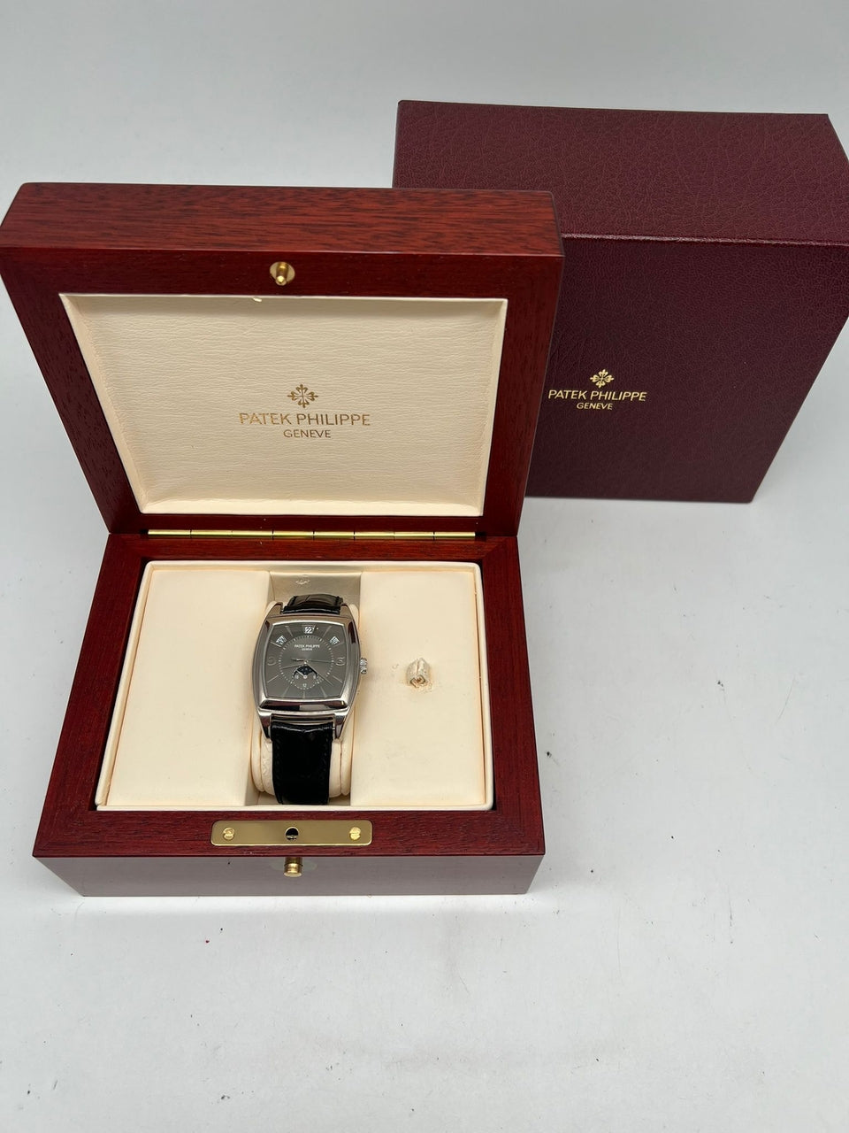 Patek Philippe Philippe Gondolo 38mm Jahreskalender Weißgold 5135G - Papers and documentation