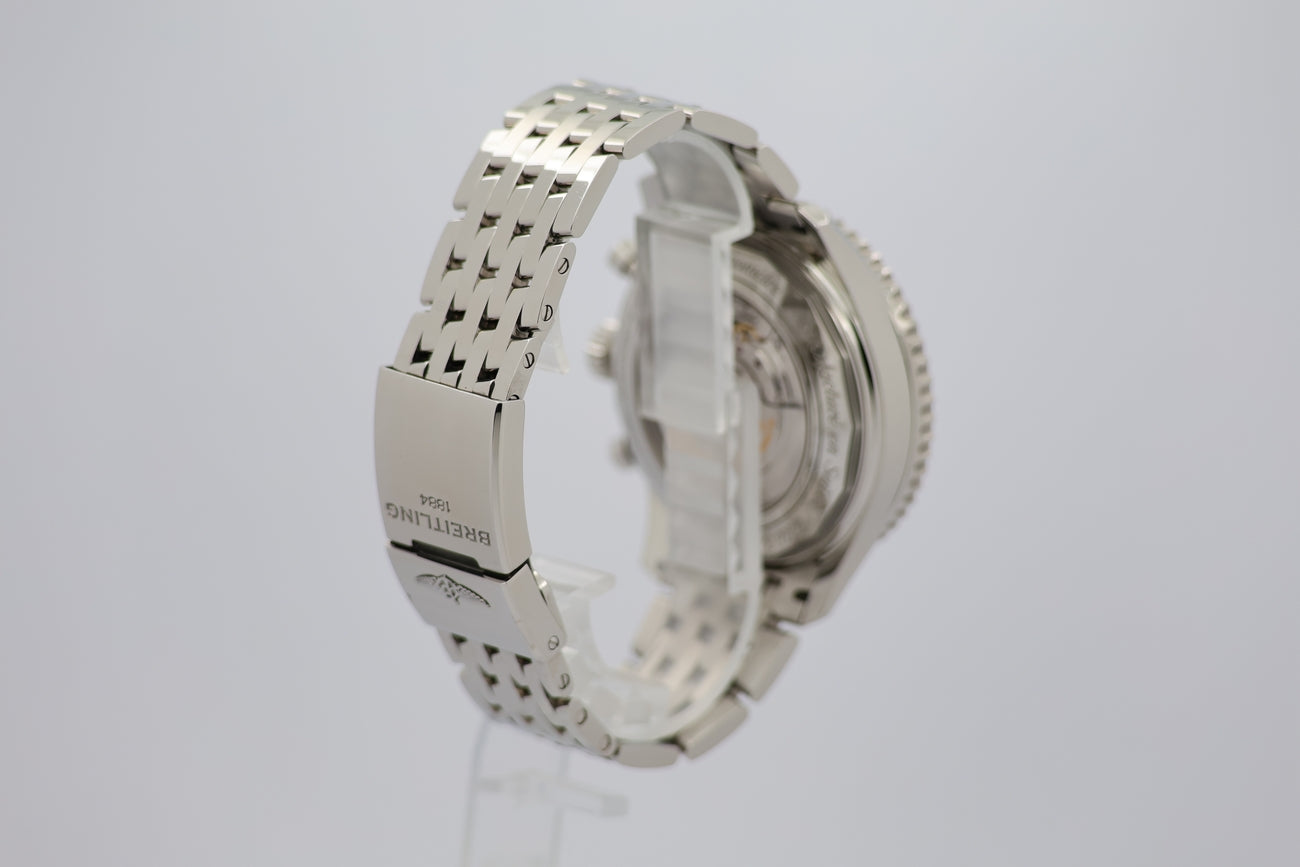 Breitling Navitimer GMT Chronograph 48mm Automatik AB0441 - Detailansicht 1