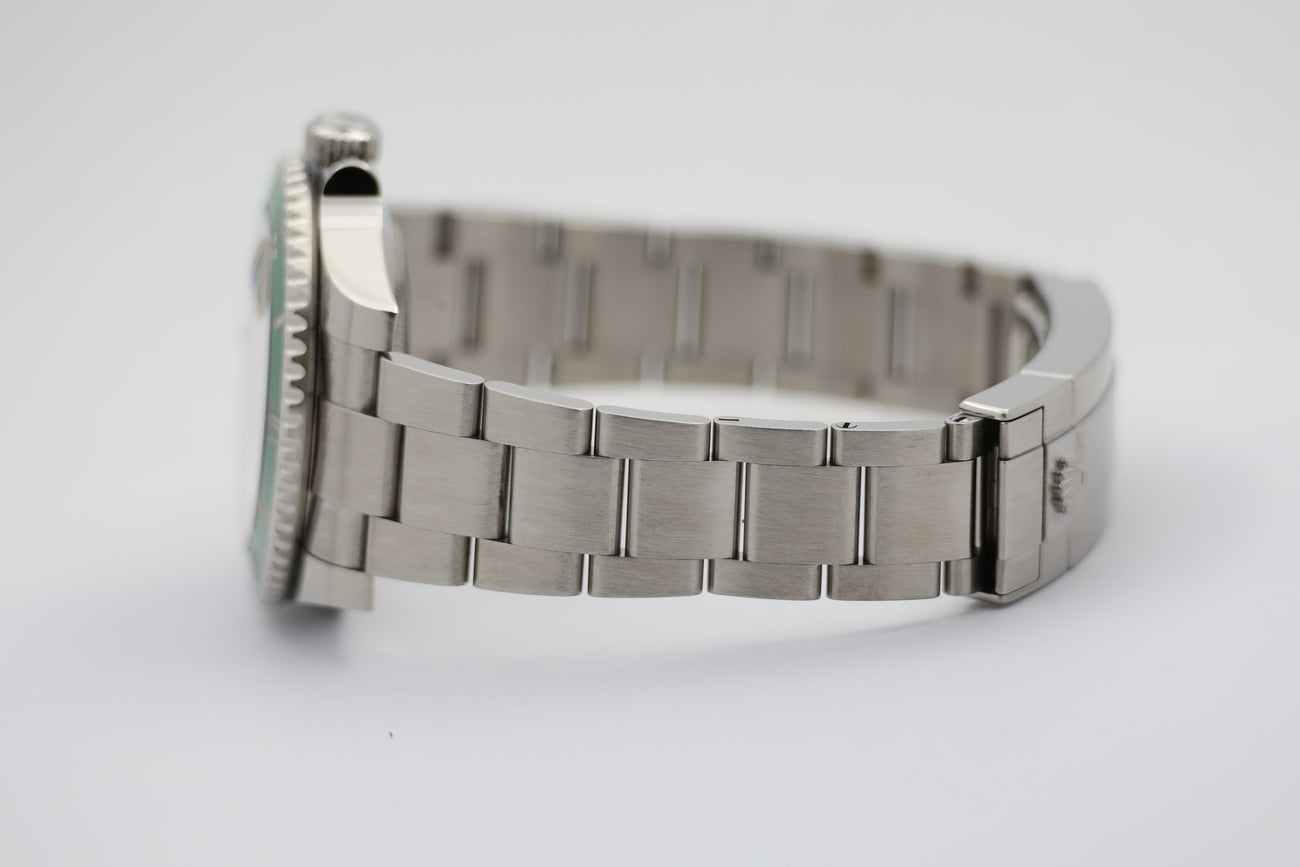 Rolex Submariner Date "Hulk" Automatik Herrenuhr Stahl 40mm 116610LV - Detailansicht 3