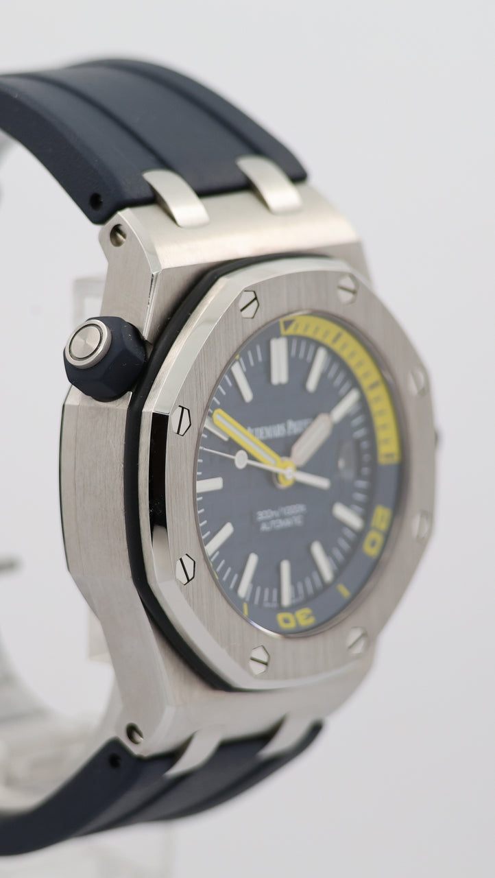 Audemars Piguet Royal Oak Offshore Diver 42mm Automatik 15710ST - Detail view 7