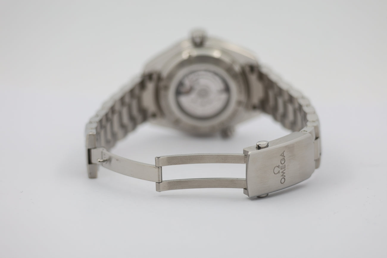 Omega Seamaster Planet Ocean Automatik 37,5mm 23230382001002 - Detailansicht 6