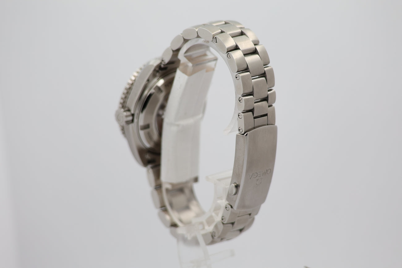 Omega Seamaster Planet Ocean Automatik 37,5mm 23230382001002 - Detailansicht 2