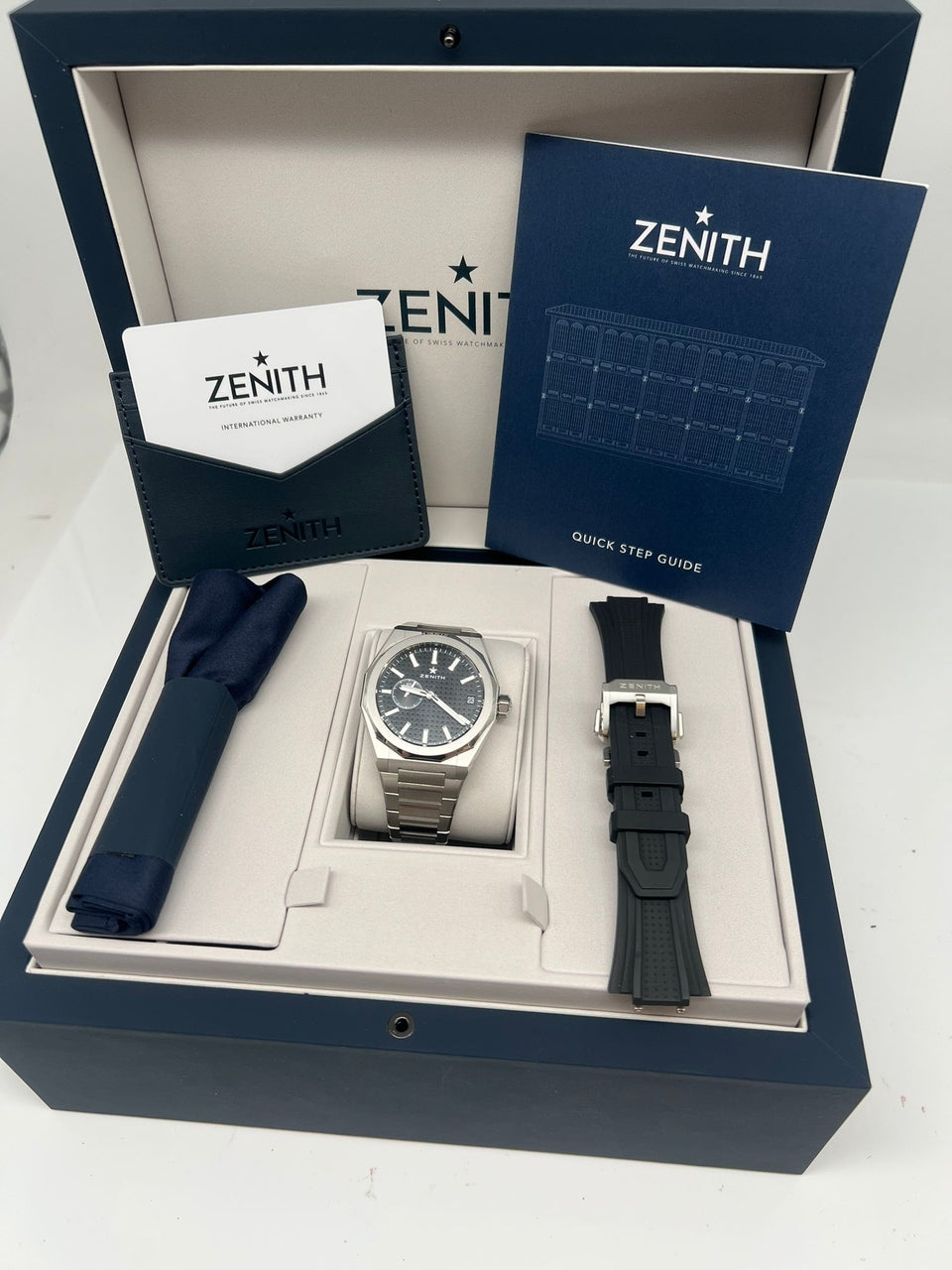 Zenith Defy Skyline 41mm Automatik 03.9300.3620 - Papiere und oder Lieferumfang