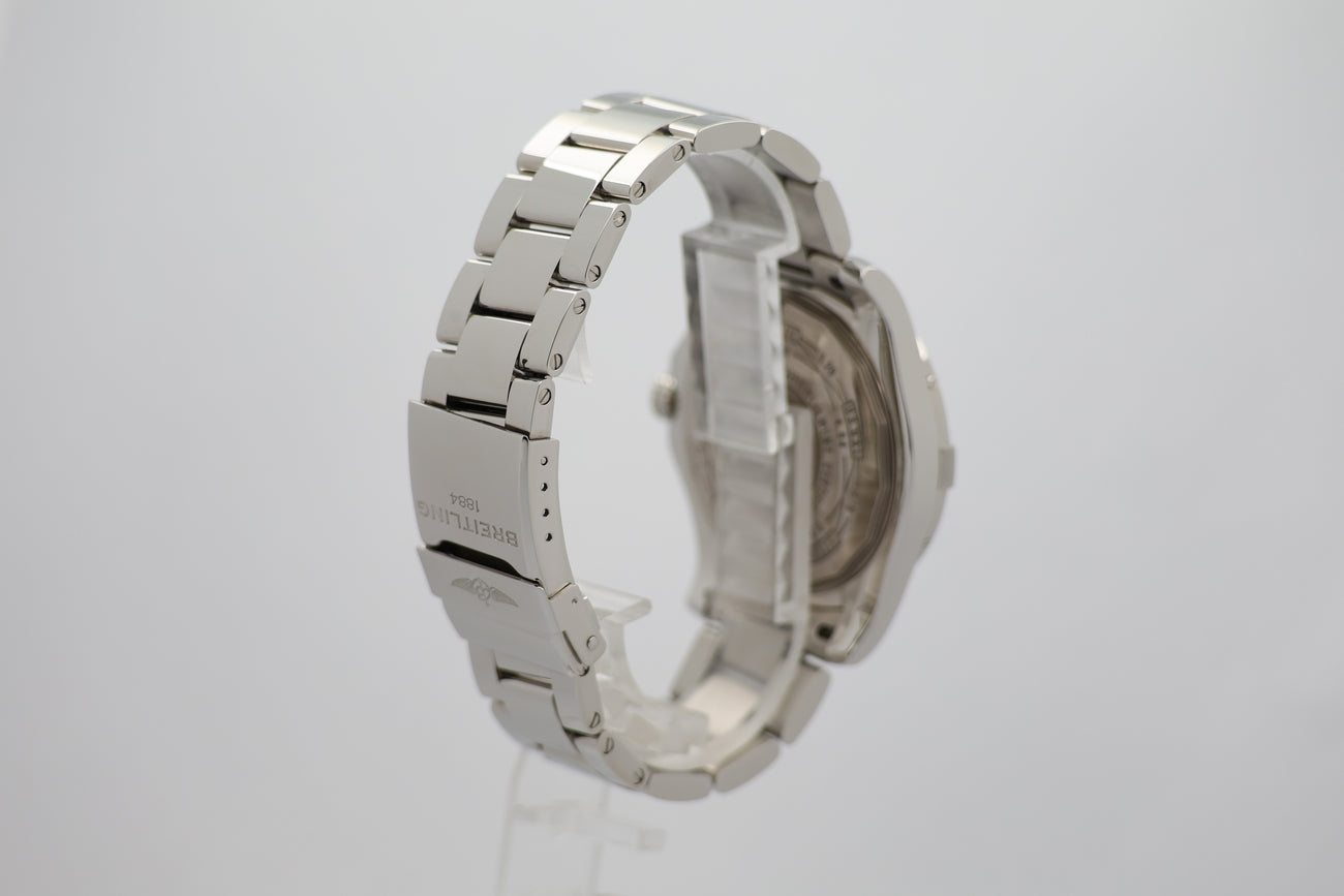 Breitling Avenger II GMT Perlmutt-Blatt 43mm Automatik A32390 - Detailansicht 1