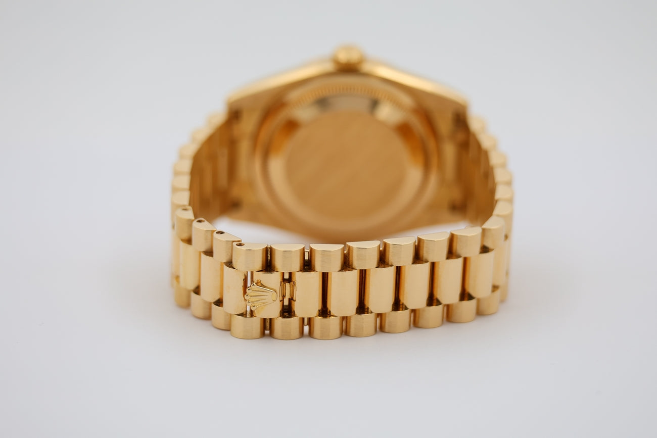 Rolex Day-Date 36 Automatik Herrenuhr Diamond-Dial 118238 - Detail view 5