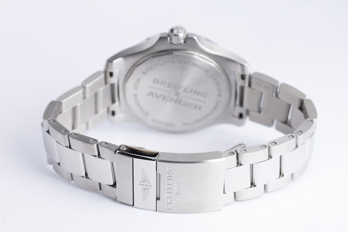 Breitling Avenger GMT 45mm Automatik A32395 - Detailansicht 7