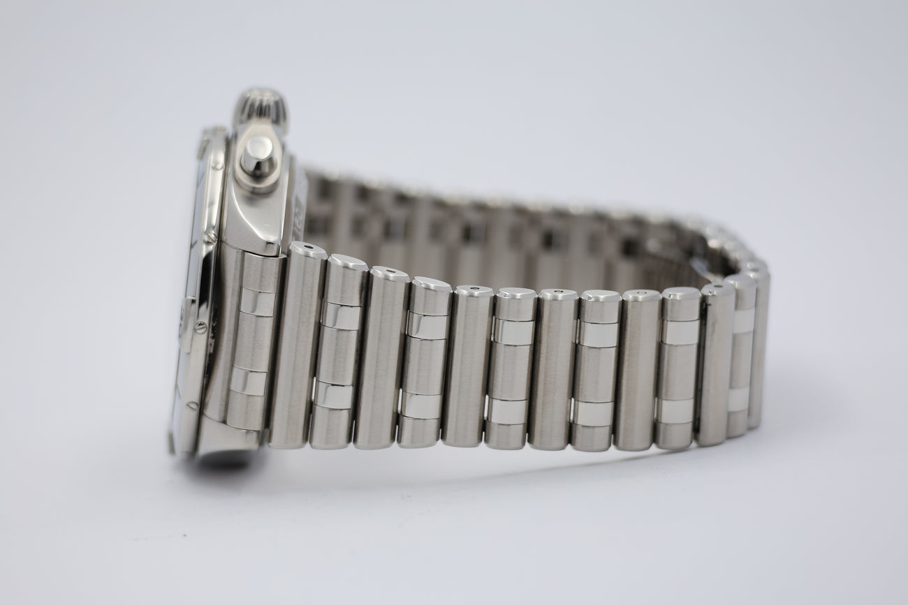 Breitling Chronomat "Red Arrows" 42mm Automatik AB0134 - Detailansicht 3