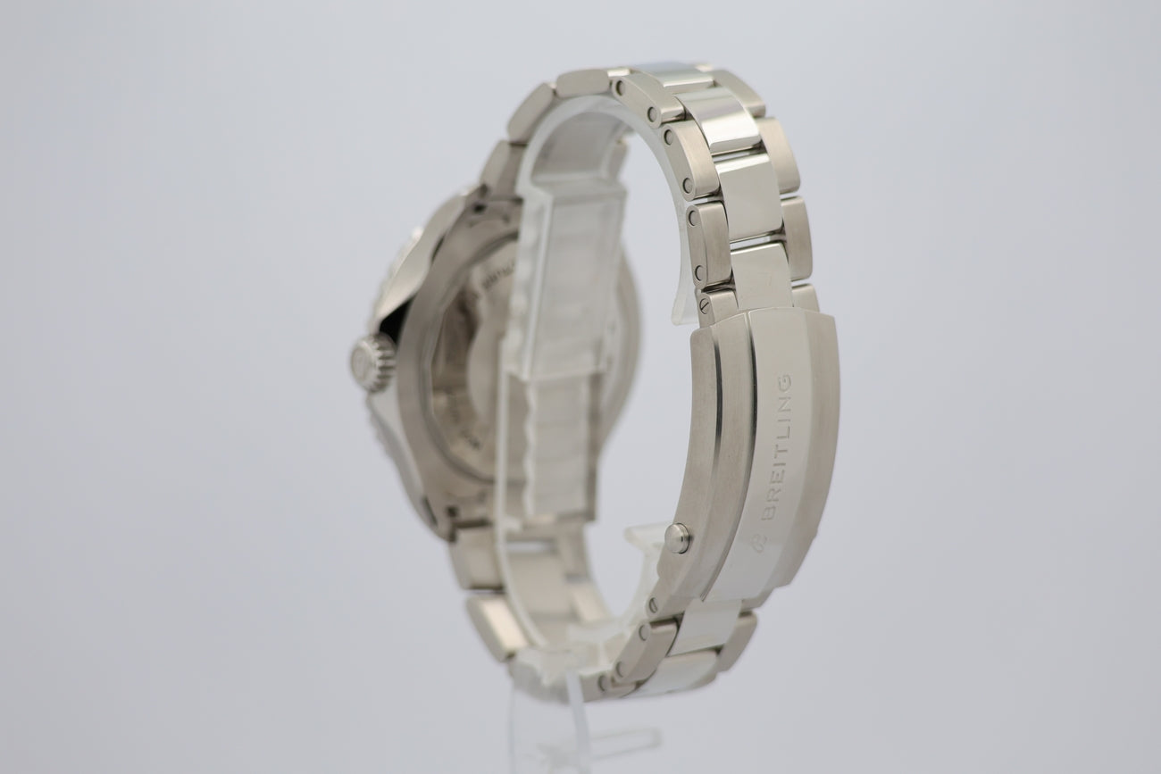 Breitling Superocean Automatik 44mm A17376 - Detail view 2