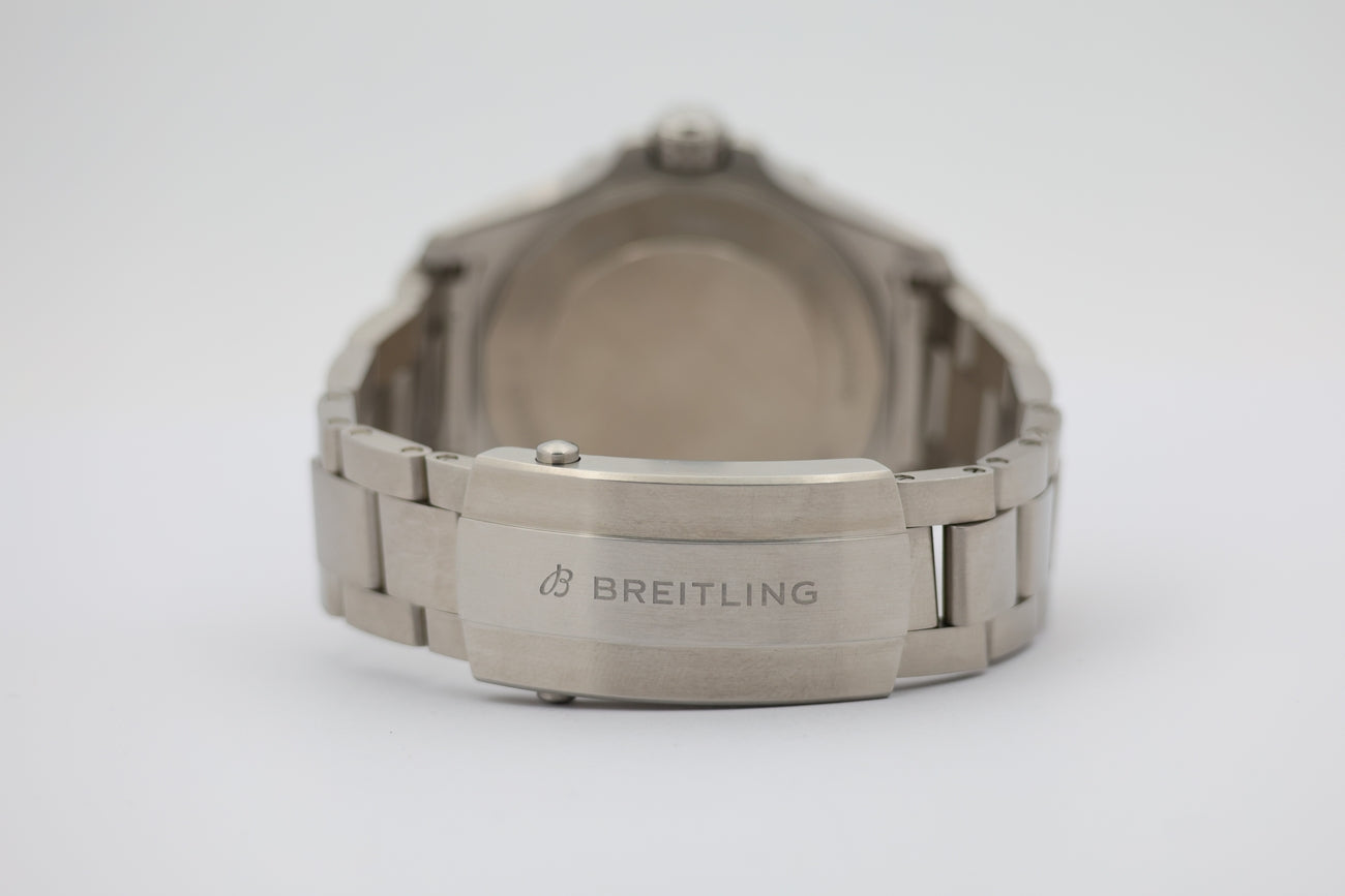 Breitling Avenger 42mm Automatik NEU A17328 - Detailansicht 5