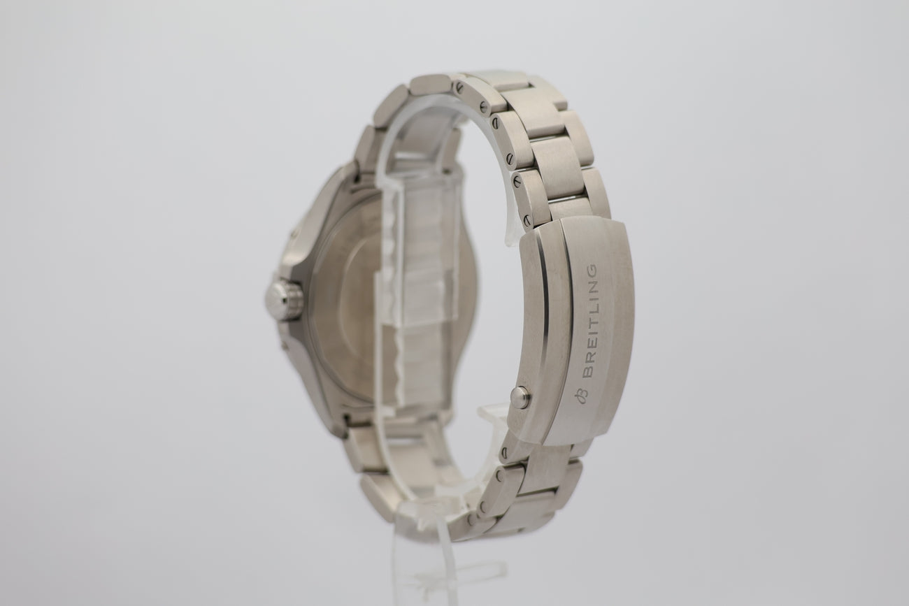 Breitling Avenger 42mm Automatik NEU A17328 - Detailansicht 2