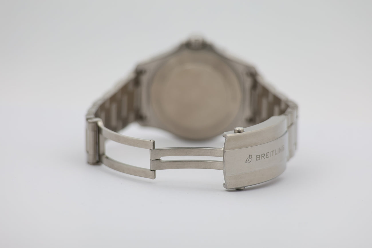 Breitling Avenger 42mm Automatik NEU A17328 - Detailansicht 6