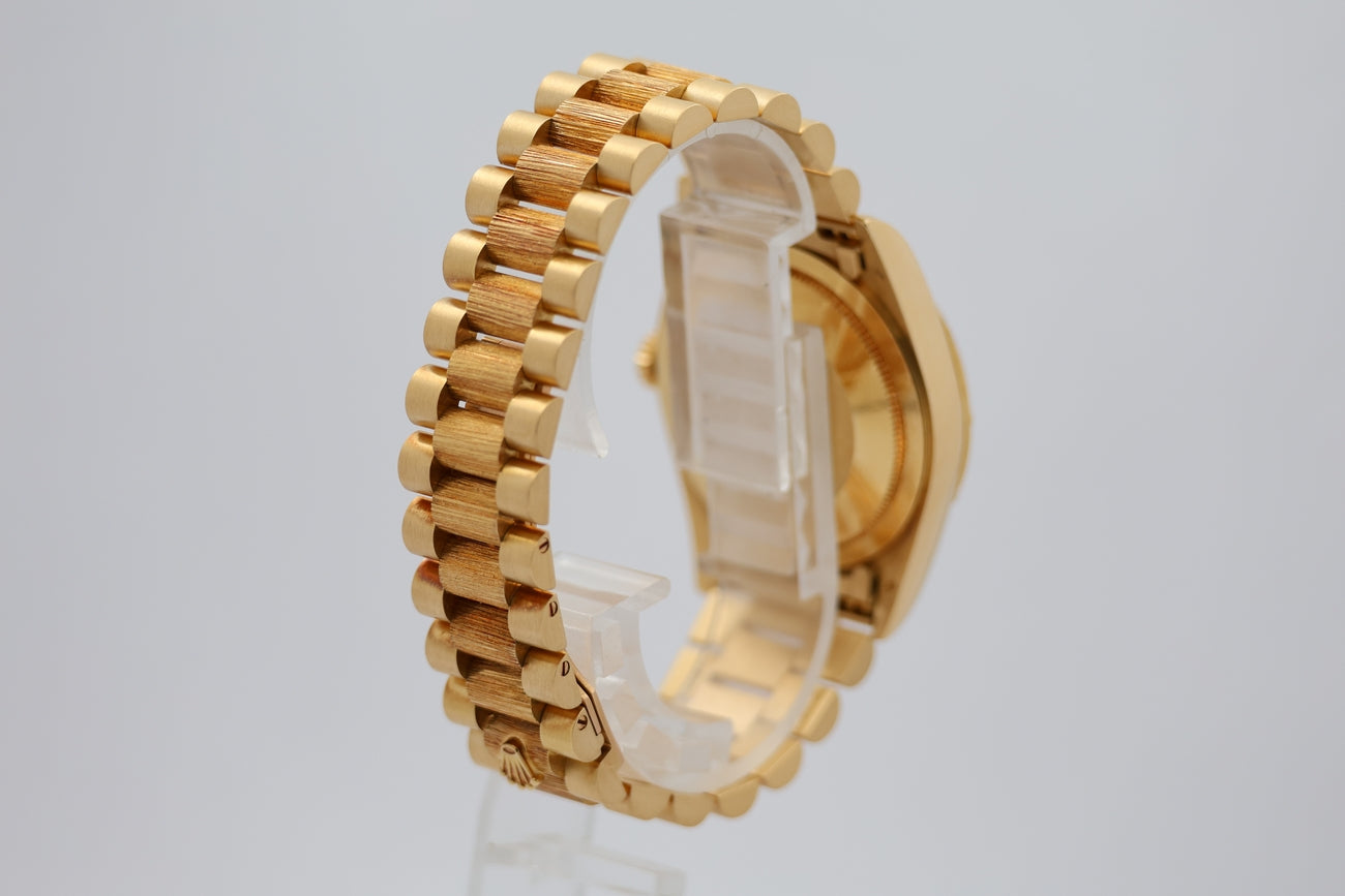 Rolex Day-Date 36 Automatik Herrenuhr Vollgold  18248 - Detailansicht 1