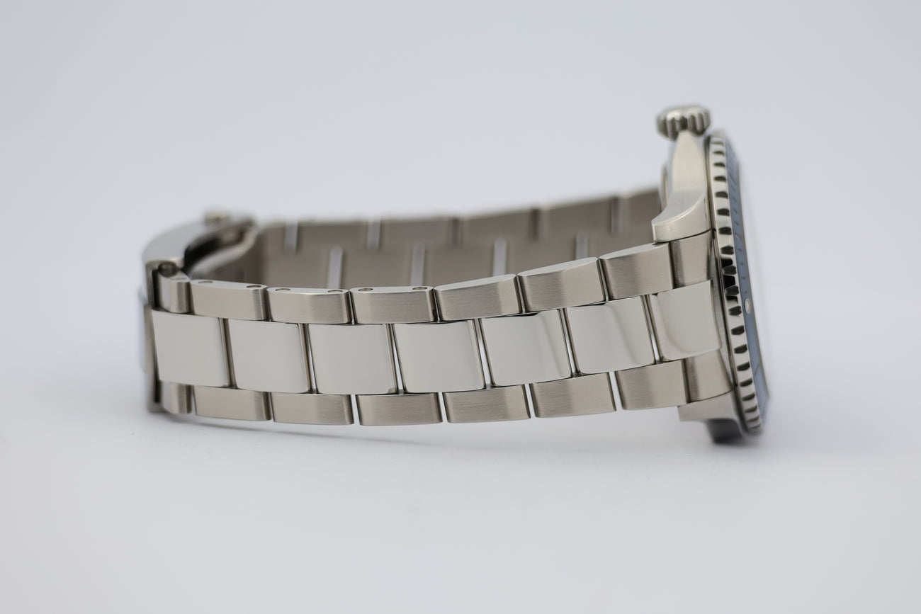 Breitling Superocean 42mm Automatik A17375 - Detail view 4