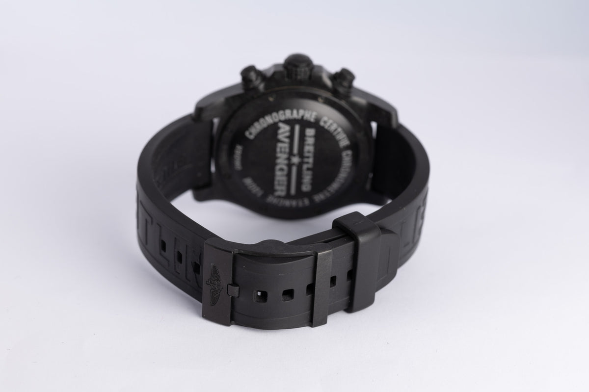 Breitling Avenger Hurricane Gelb Breitlight XB0180 - Detailansicht 7