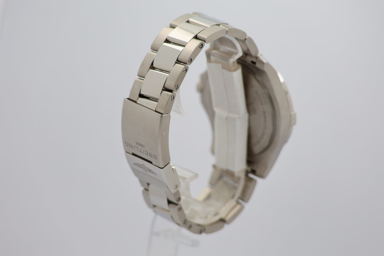 Breitling Avenger GMT 45mm Automatik A32395 - Detail view 1