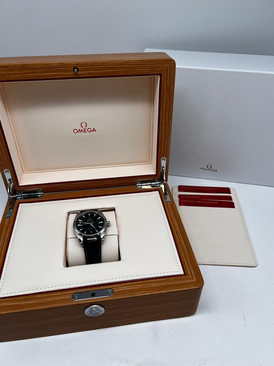 Omega Seamaster Aqua Terra Automatik Herrenuhr 22012382010001 - Papiere und oder Lieferumfang