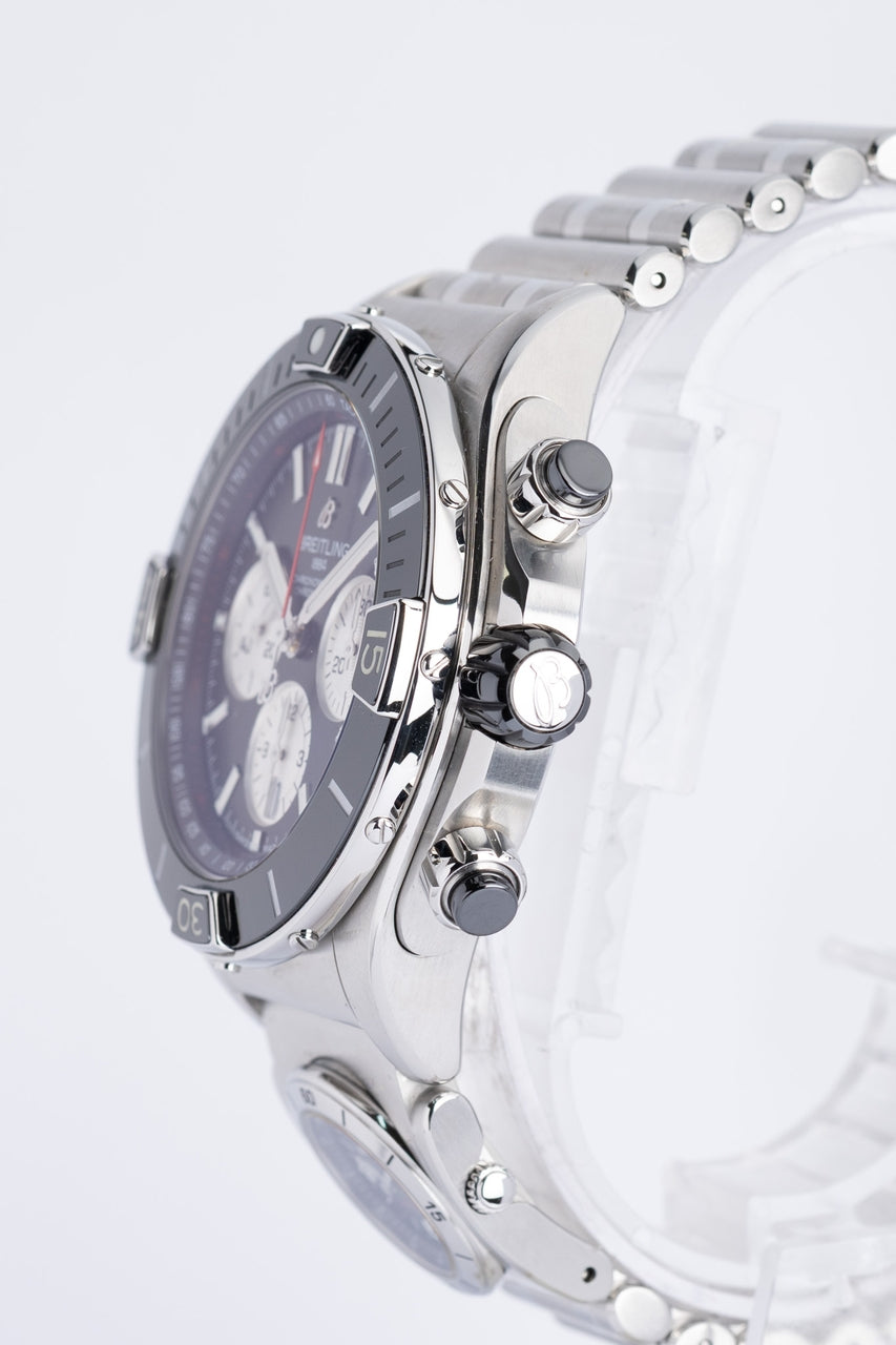 Breitling Super Chronomat B01 44mm mit UTC AB0136251B1A2 - Detailansicht 2