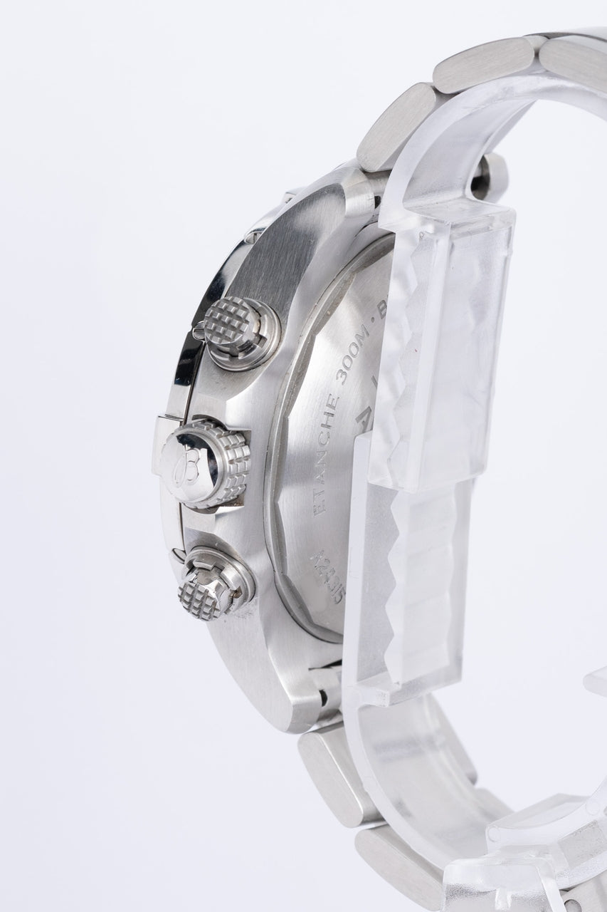 Breitling Avenger Chronograph GMT 45mm A24315 - Detailansicht 3