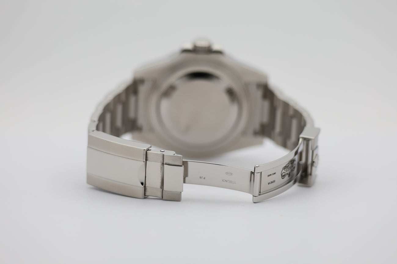 Rolex GMT-Master II Automatik Herrenuhr 40mm 116710LN - Detail view 6