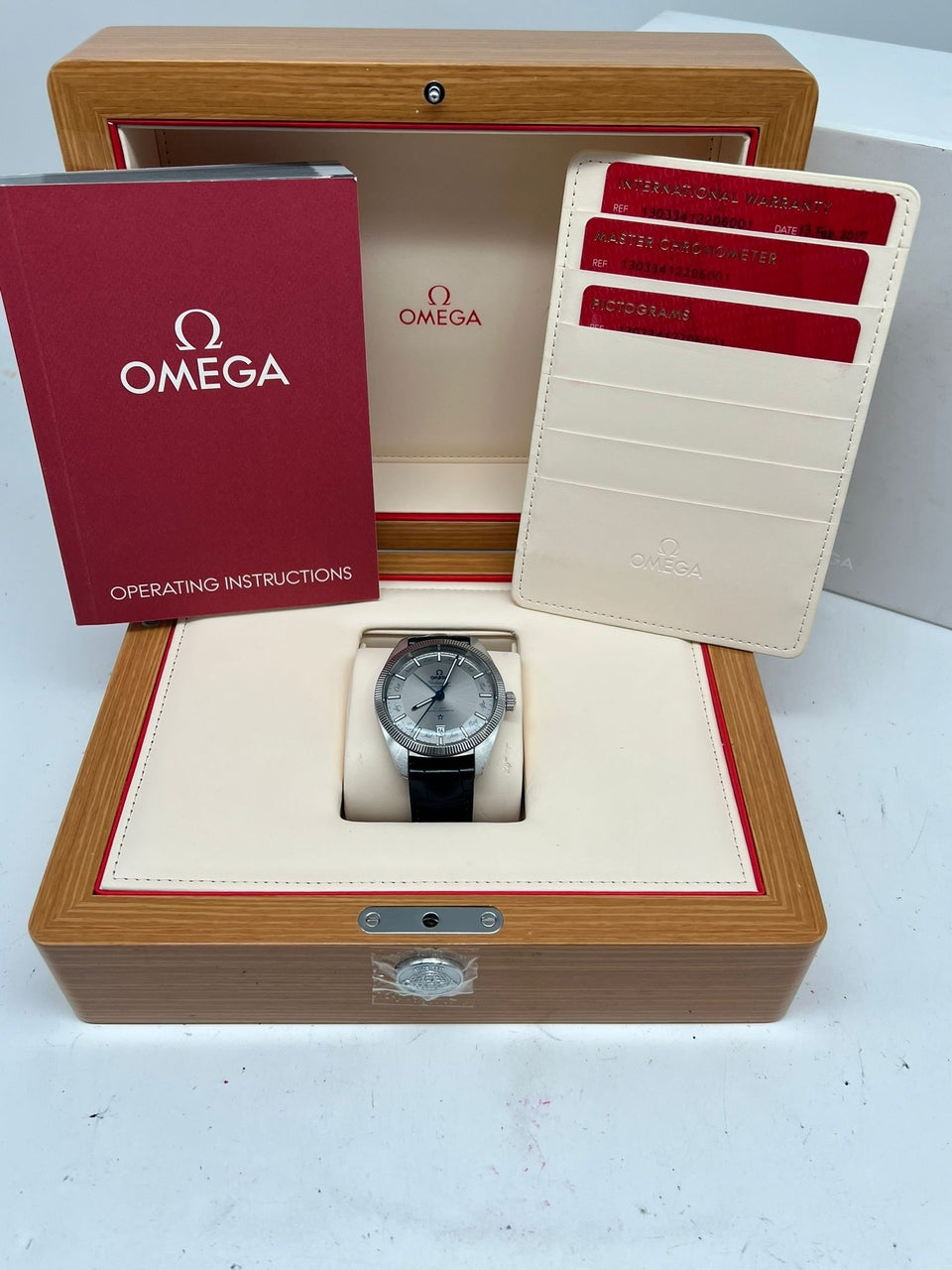 Omega Globemaster Constellation Automatik 13033412206001 - Papiere und oder Lieferumfang