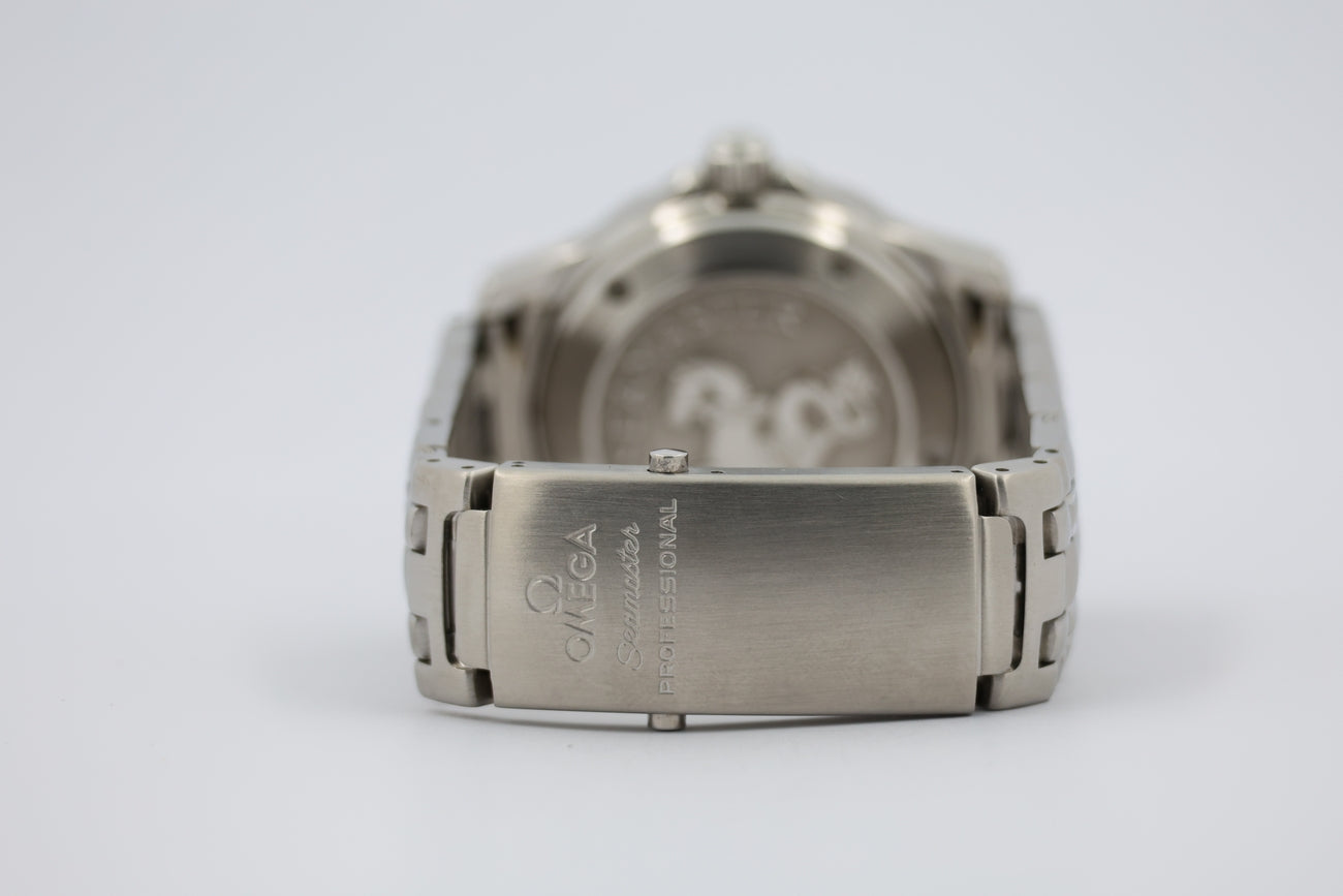 Omega Seamaster Diver 300m 36mm Automatik 22228000 - Detailansicht 5