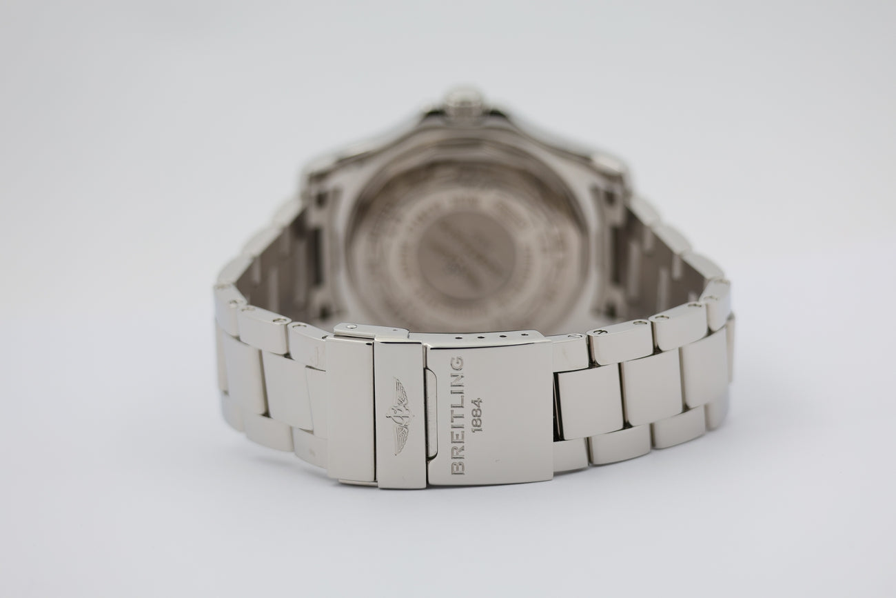 Breitling Avenger II GMT Perlmutt-Blatt 43mm Automatik A32390 - Detailansicht 5