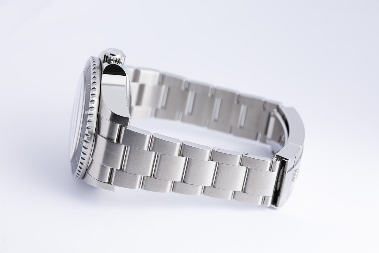 Rolex Sea-Dweller Deepsea 44mm Automatik Herrenuhr 136660 - Detailansicht 5
