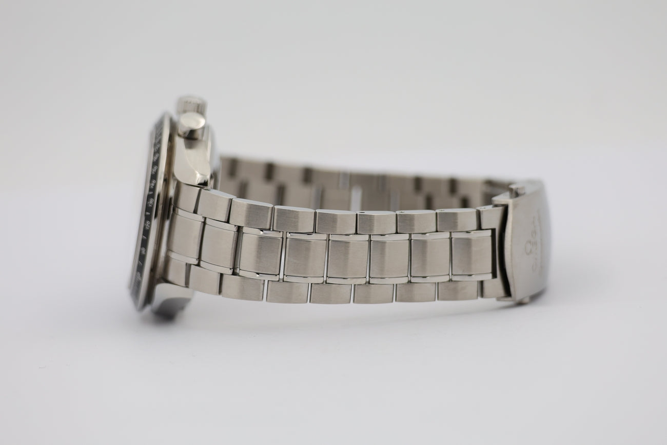 Omega Speedmaster Date 40mm Automatik 32330404006001 - Detail view 3