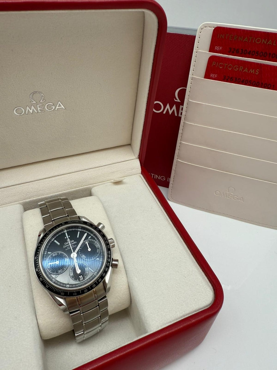Omega Speedmaster Date 40mm Automatik 32330404006001 - Papers and documentation