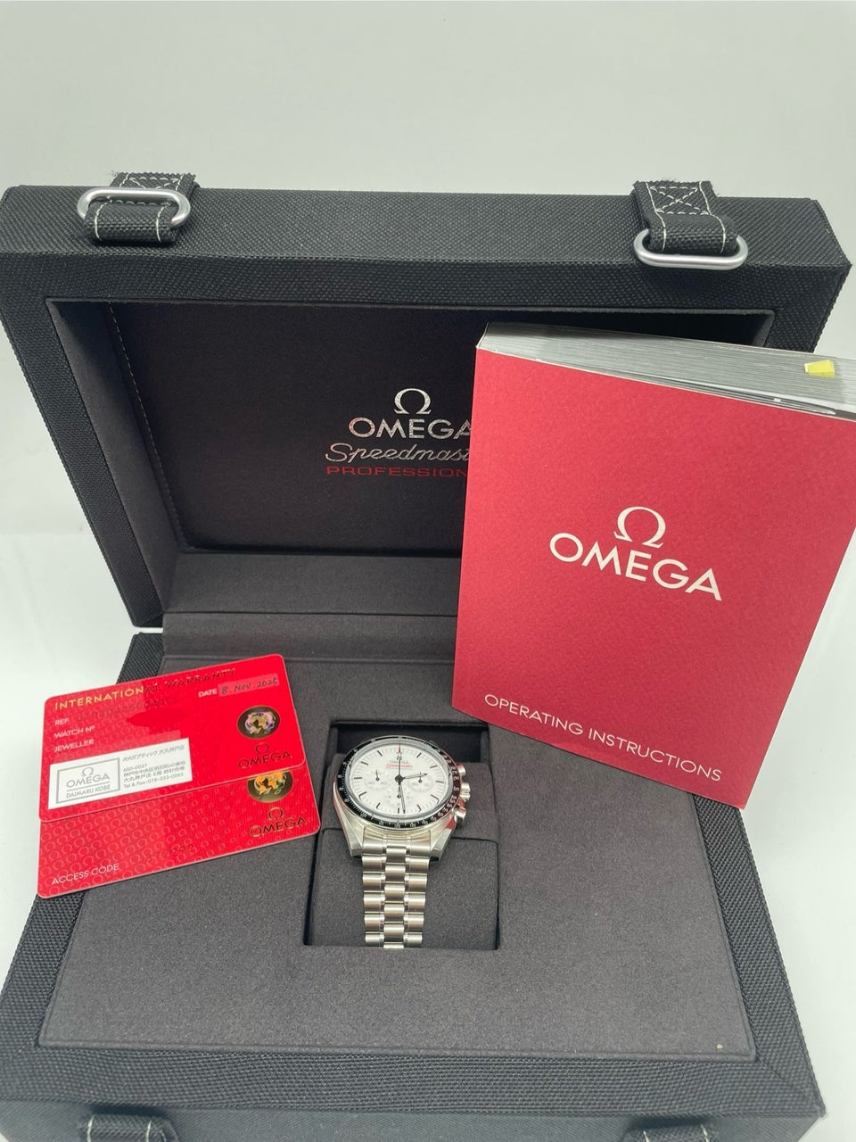 Omega Speedmaster Professional Moonwatch 42mm 2025 NEU 31030425004001 - Papiere und oder Lieferumfang