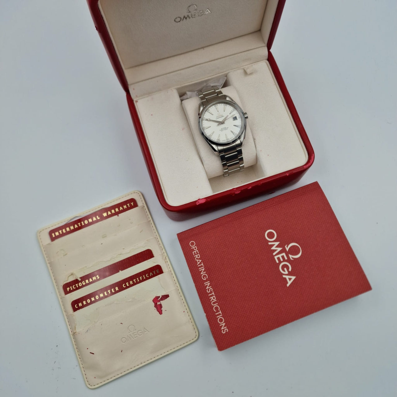 Omega Seamaster Aqua Terra Automatik Herrenuhr 23110422102001 - Papiere und oder Lieferumfang