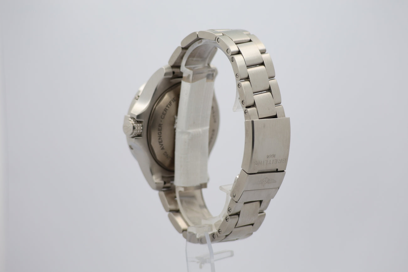 Breitling Avenger Seawolf 45mm Automatik Herrenuhr A17319 - Detail view 2