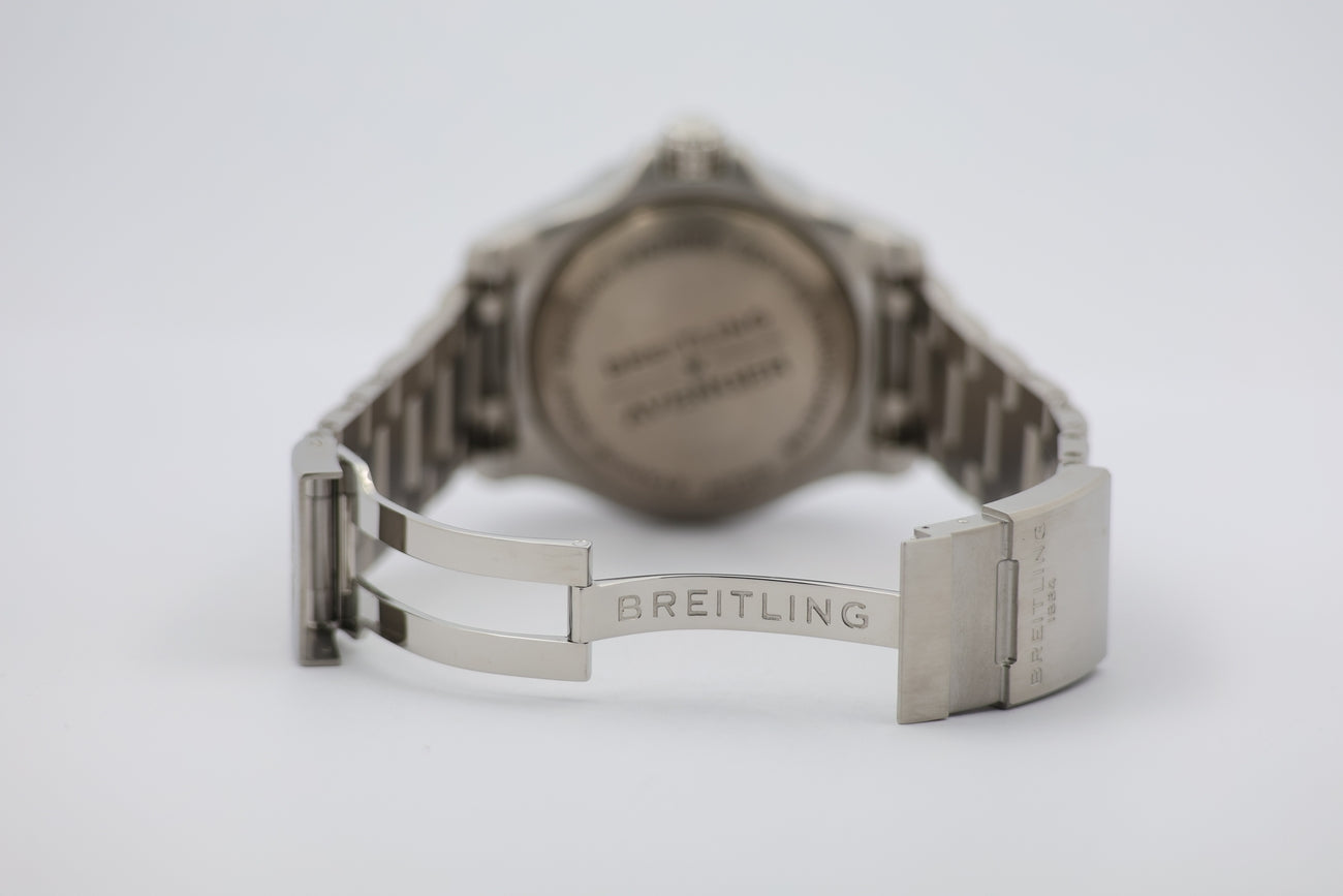 Breitling Avenger Seawolf 45mm Automatik Herrenuhr A17319 - Detail view 6